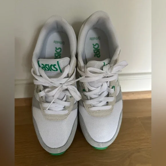 ASICS Lyte Classic - like new! - Picture 2 of 4